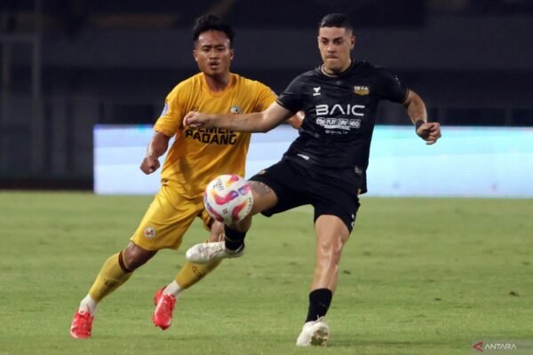 Alexis Messidoro Kuatkan Mental Menjelang Pertandingan Melawan Persis Solo
