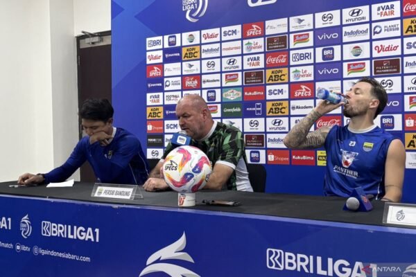 Bojan Hodak: Pertandingan Melawan Tim Bawah Justru Menjadi Tantangan Serius