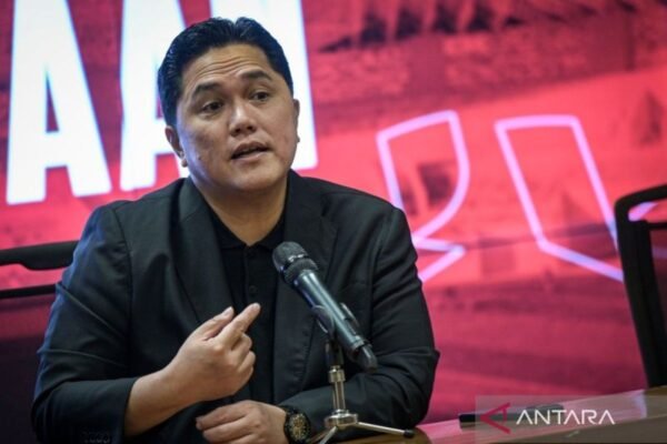Tentu! Berikut adalah beberapa alternatif untuk judul “Rapat Paripurna Setujui Naturalisasi Mauro dan Miliano Jonathans”:
1. “Rapat Paripurna Berikan Persetujuan pada Naturalisasi Mauro dan Miliano Jonathans”
2. “Persetujuan Naturalisasi Mauro dan Miliano Jonathans dalam Rapat Paripurna”
3. “Rapat Paripurna: Mauro dan Miliano Jonathans Resmi Dinaturalisasi”
4. “Mauro dan Miliano Jonathans Dapat Status Kewarganegaraan dalam Rapat Paripurna”
5. “Keputusan Rapat Paripurna: Naturalisasi Mauro dan Miliano Jonathans Disetujui”
Silakan pilih atau sesuaikan sesuai kebutuhan! Tentu! Berikut adalah beberapa alternatif untuk judul "Rapat Paripurna Setujui Naturalisasi Mauro dan Miliano Jonathans":
1. "Rapat Paripurna Berikan Persetujuan pada Naturalisasi Mauro dan Miliano Jonathans"
2. "Persetujuan Naturalisasi Mauro dan Miliano Jonathans dalam Rapat Paripurna"
3. "Rapat Paripurna: Mauro dan Miliano Jonathans Resmi Dinaturalisasi"
4. "Mauro dan Miliano Jonathans Dapat Status Kewarganegaraan dalam Rapat Paripurna"
5. "Keputusan Rapat Paripurna: Naturalisasi Mauro dan Miliano Jonathans Disetujui"
Silakan pilih atau sesuaikan sesuai kebutuhan!